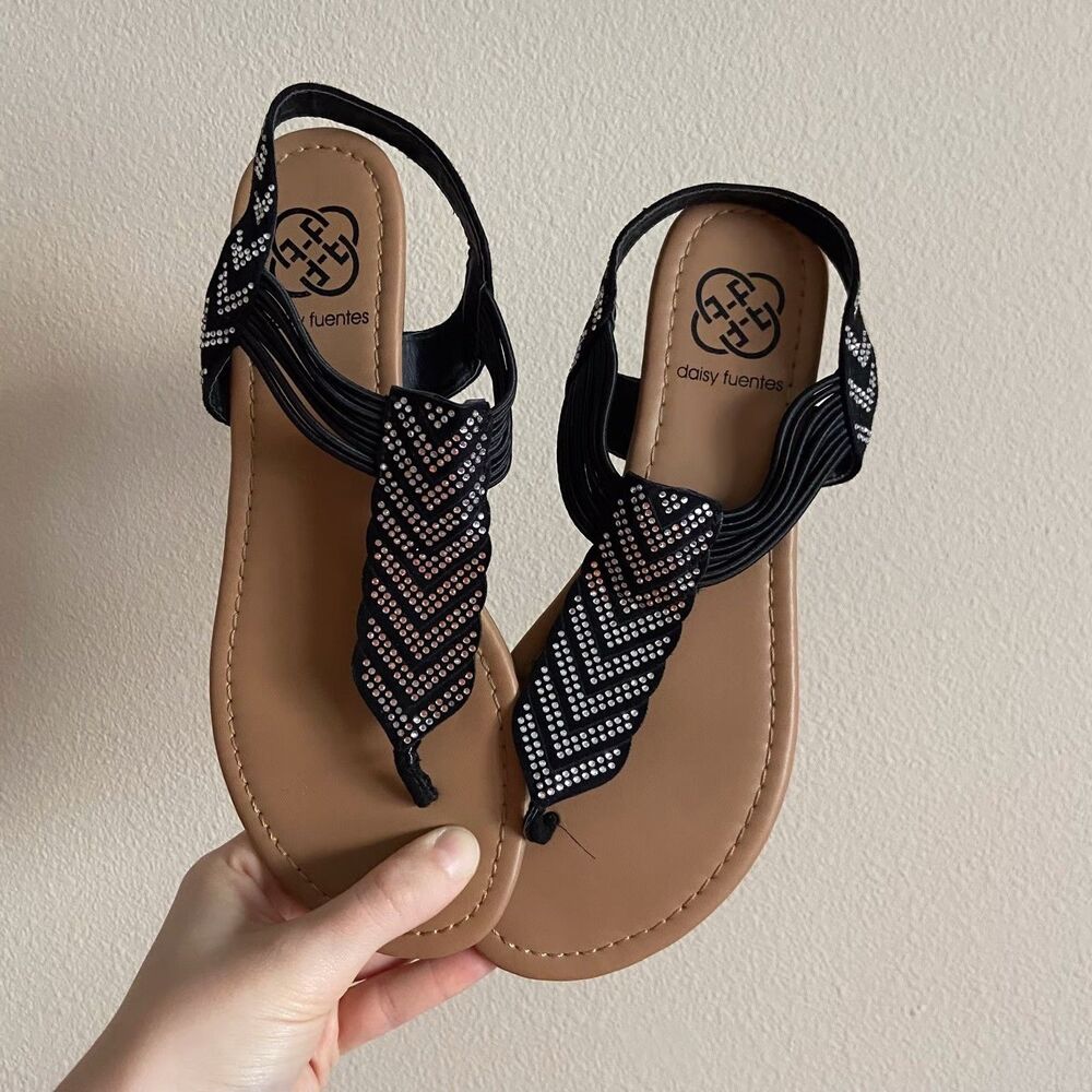 Daisy Fuentes Women's Black Beaded Sandals EUC Comfortable Casual Flats